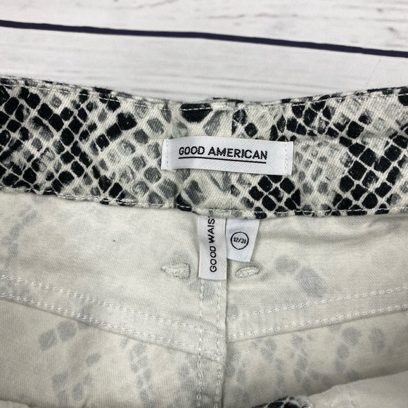 Good American Good Waist Snake Jeans - Picture 5 of 10